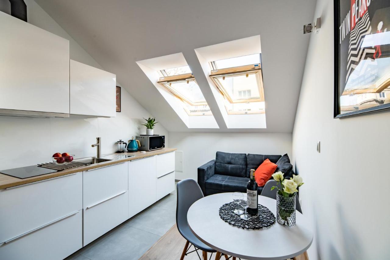 Neo Sky Apartment, Free Parking, 15 Min Walk Old Town&Kazimierz - By Homelike クラクフ エクステリア 写真