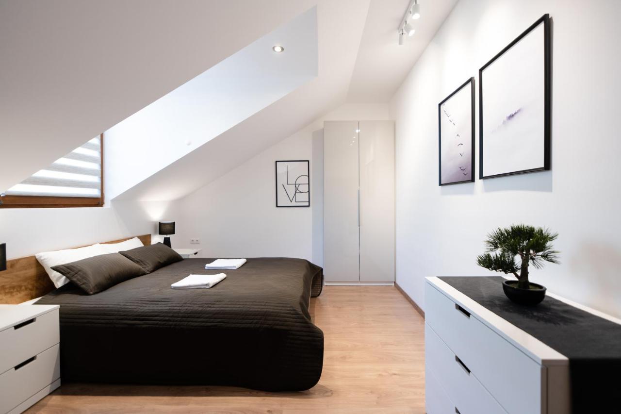 Neo Sky Apartment, Free Parking, 15 Min Walk Old Town&Kazimierz - By Homelike クラクフ エクステリア 写真