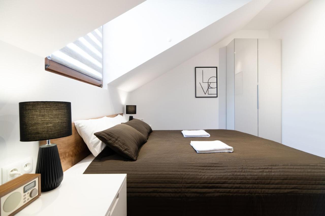Neo Sky Apartment, Free Parking, 15 Min Walk Old Town&Kazimierz - By Homelike クラクフ エクステリア 写真