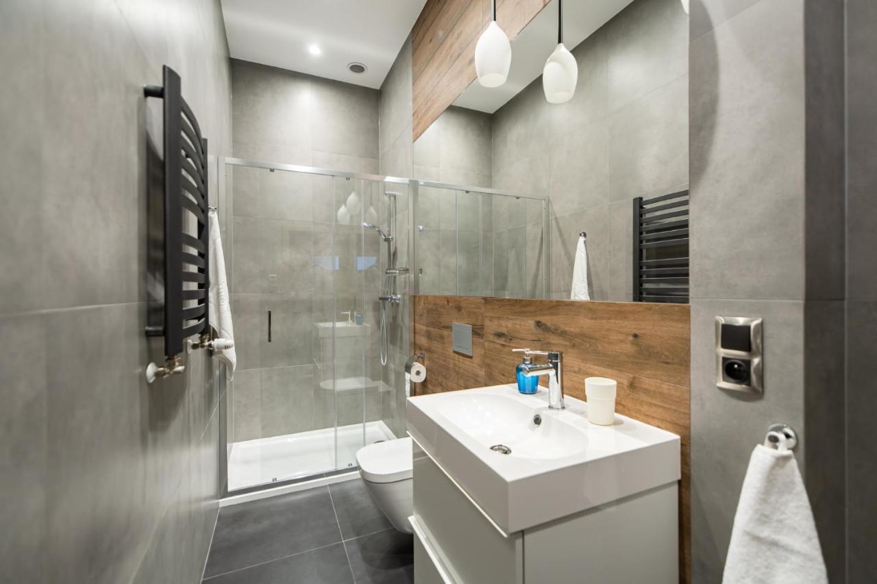 Neo Sky Apartment, Free Parking, 15 Min Walk Old Town&Kazimierz - By Homelike クラクフ エクステリア 写真